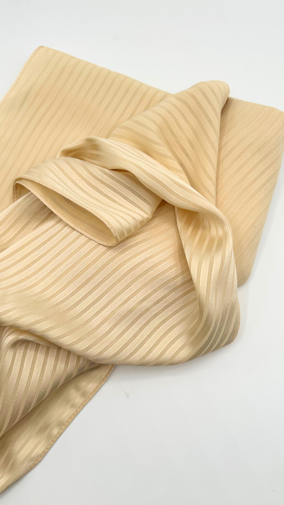 Hijab soie de médine à rayures