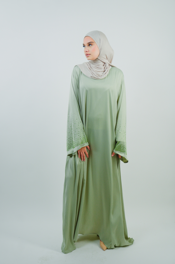 Robe longue orientale évasée avec éclat de strass