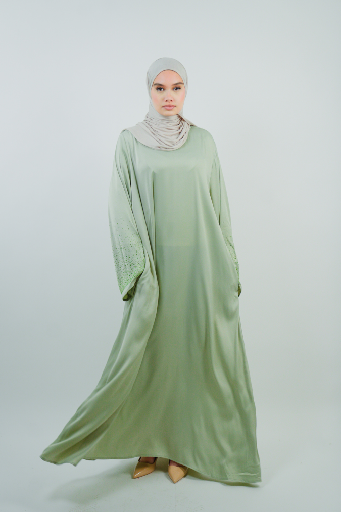 Robe longue orientale évasée avec éclat de strass