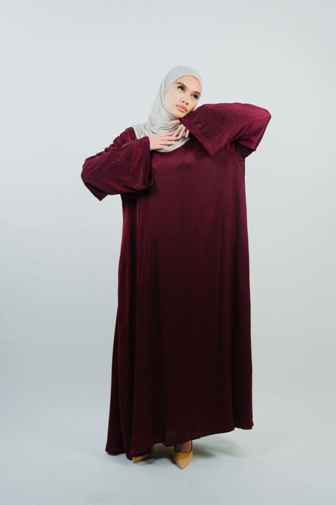 Robe longue orientale évasée avec éclat de strass