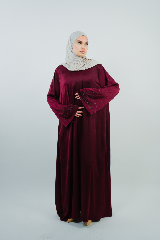 Robe longue orientale évasée avec éclat de strass