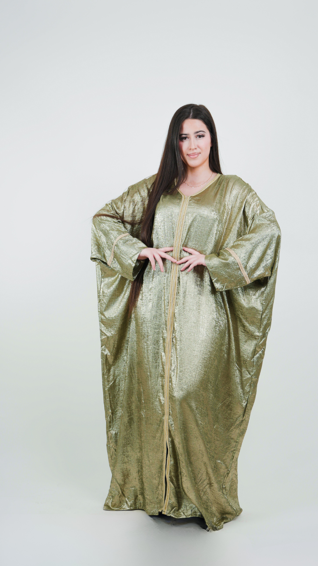 Robe ample irisée style oriental – habit moderne respectant les codes de la pudeur