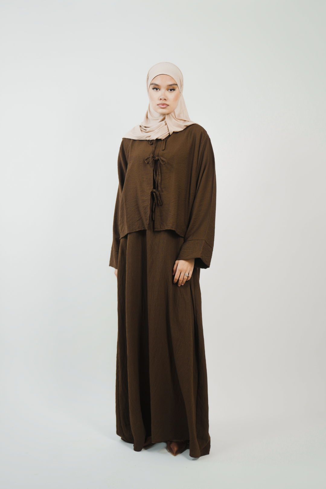 Ensemble longue robe et gilet court noué