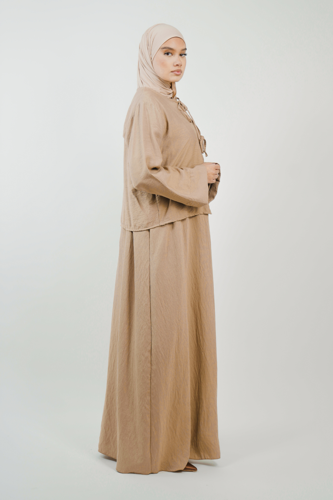 Ensemble longue robe et gilet court noué