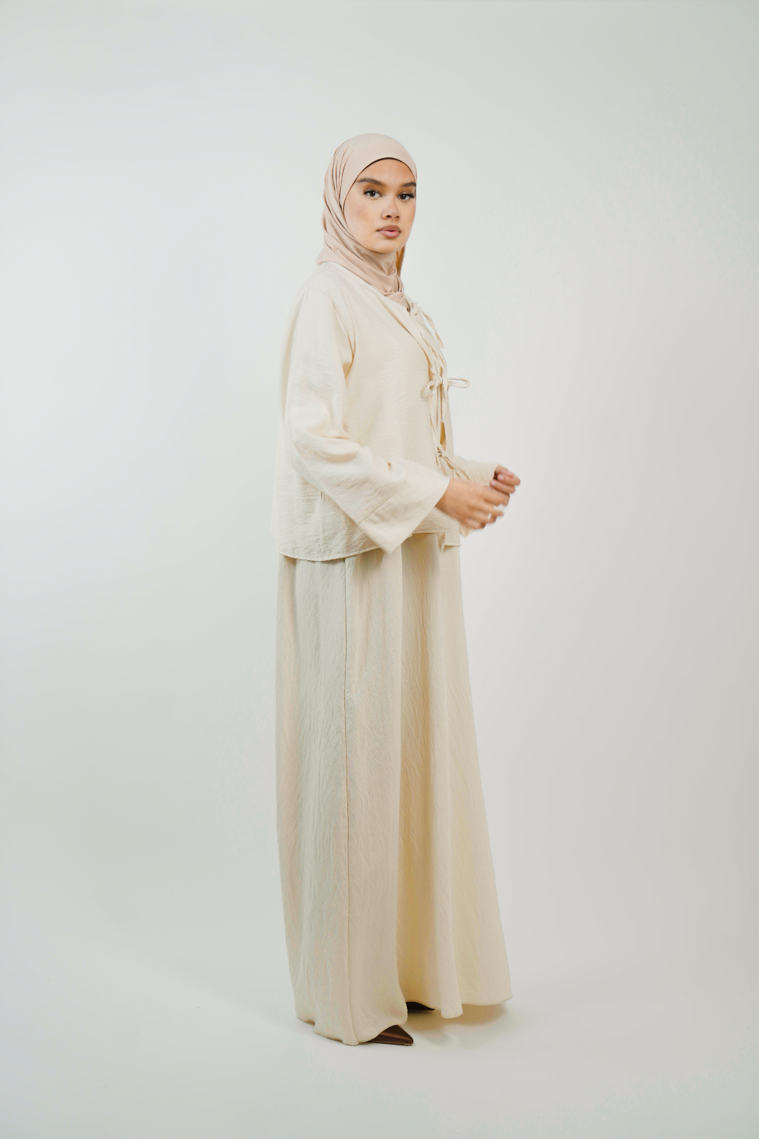 Ensemble longue robe et gilet court noué