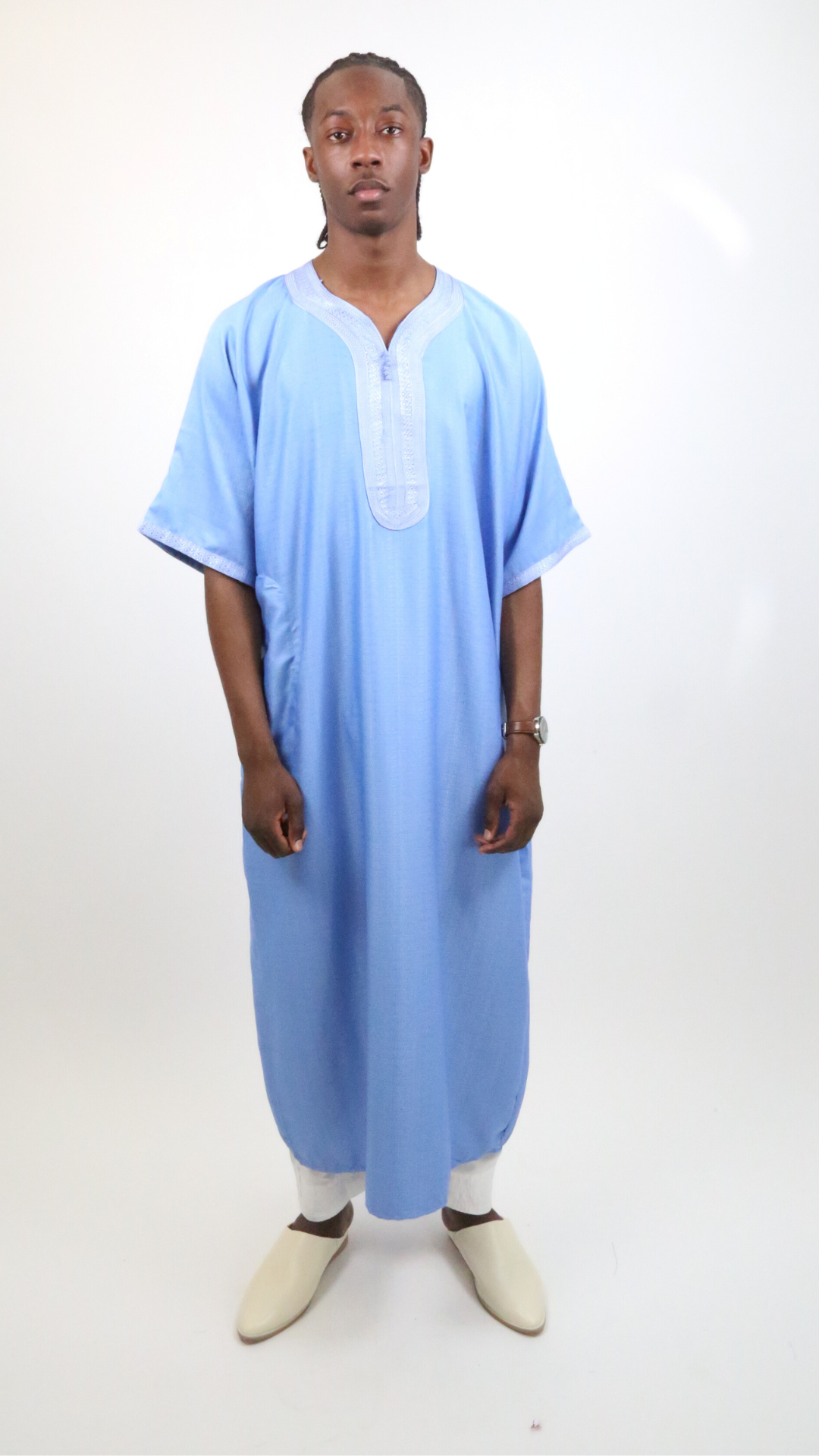 Qamis SALAH brodé - manches 3/4 – produit proposé sur Souk Dubaï