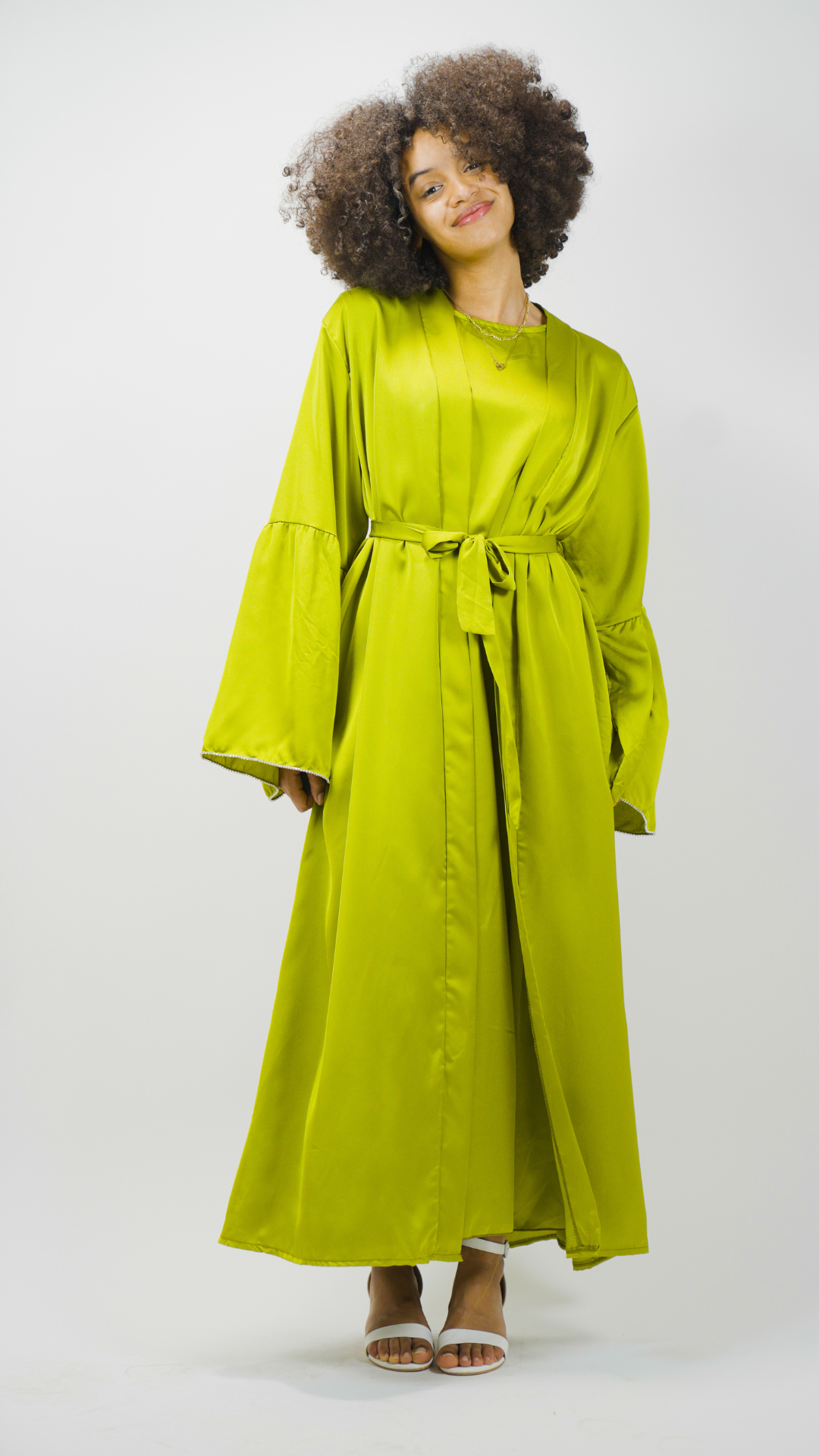 Ensemble abaya kimono manche évasée – idéal pour un style modeste et tendance