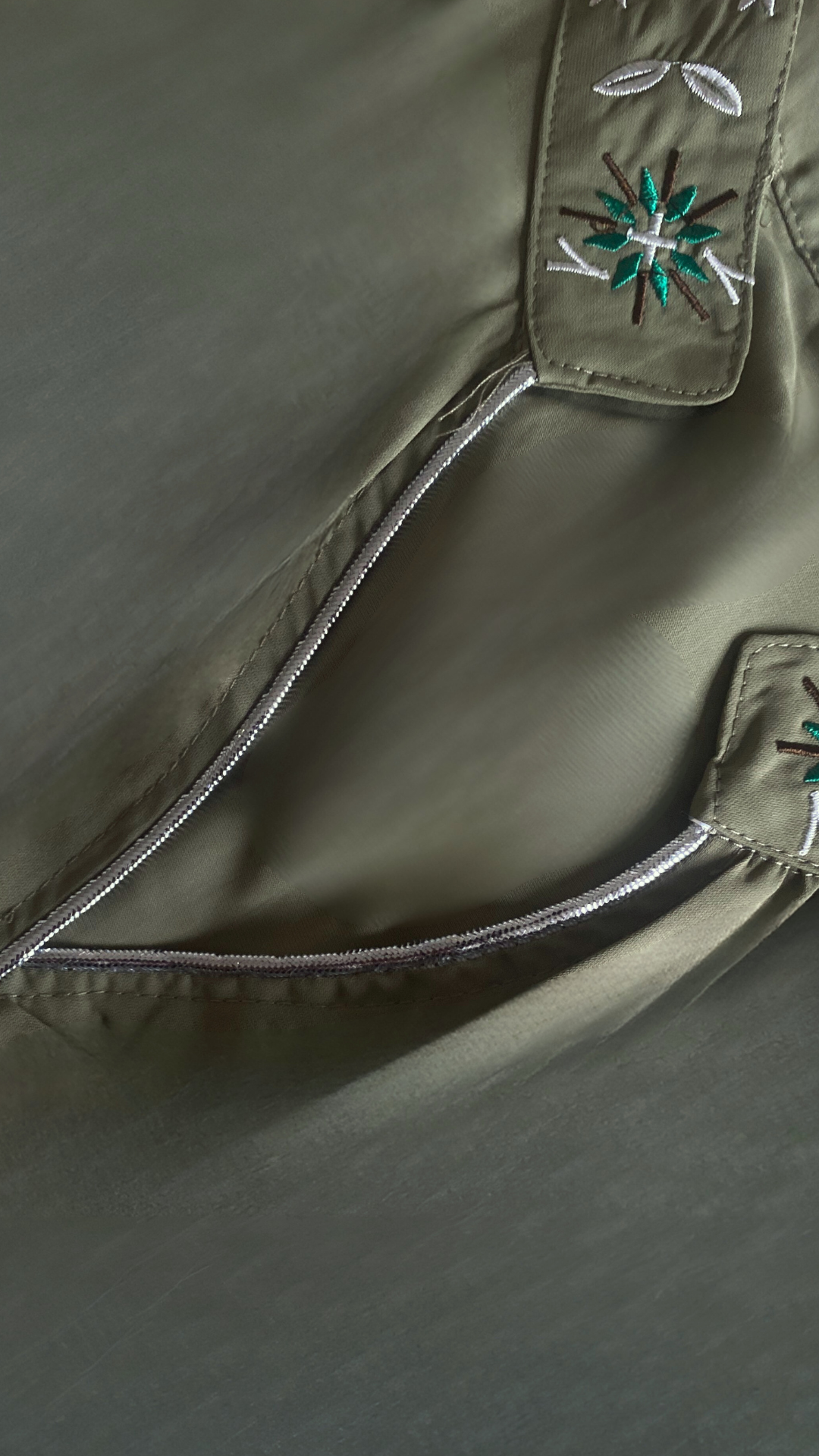 Robe ample à col montant fleuri