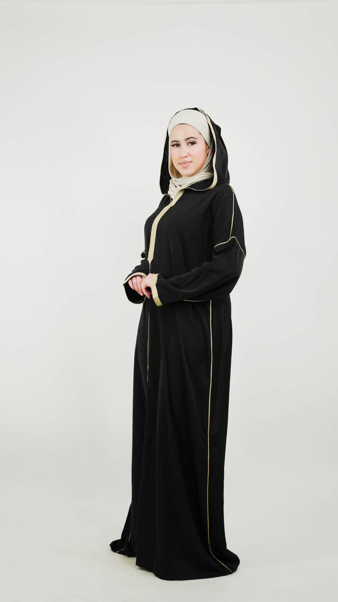 Robe longue orientale avec capuche