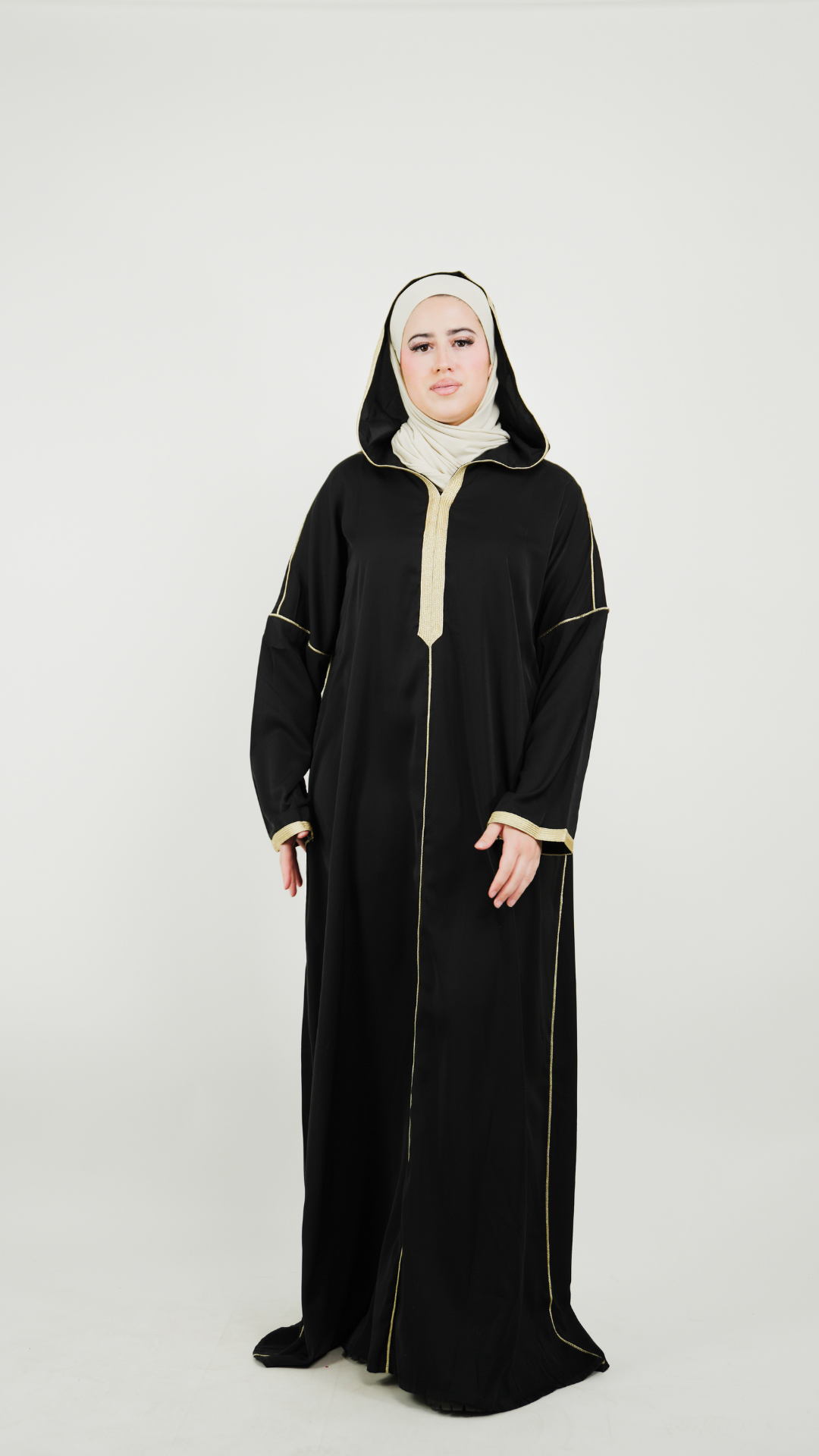 Robe longue orientale avec capuche
