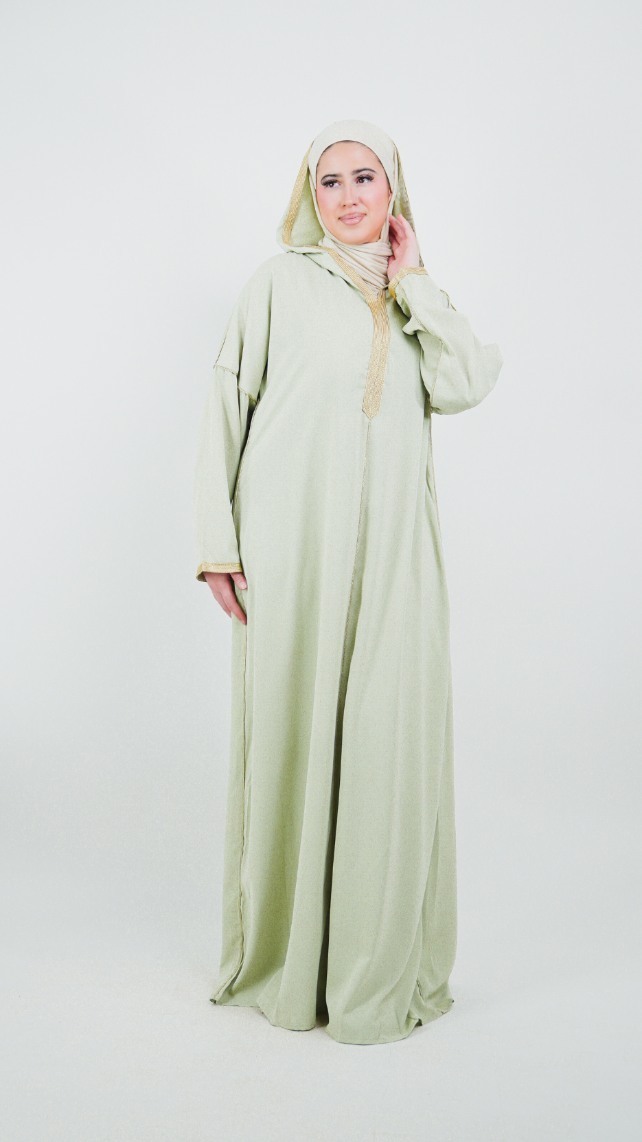 Robe longue orientale avec capuche