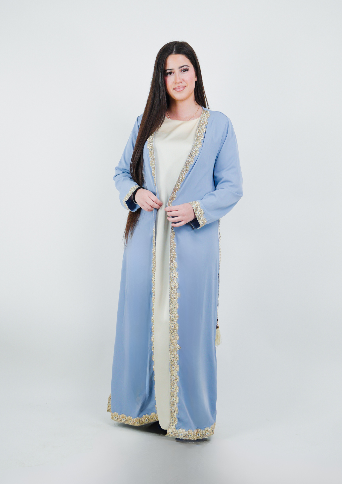 Kimono long style oriental avec ceinture pompom – vêtement traditionnel au style raffiné