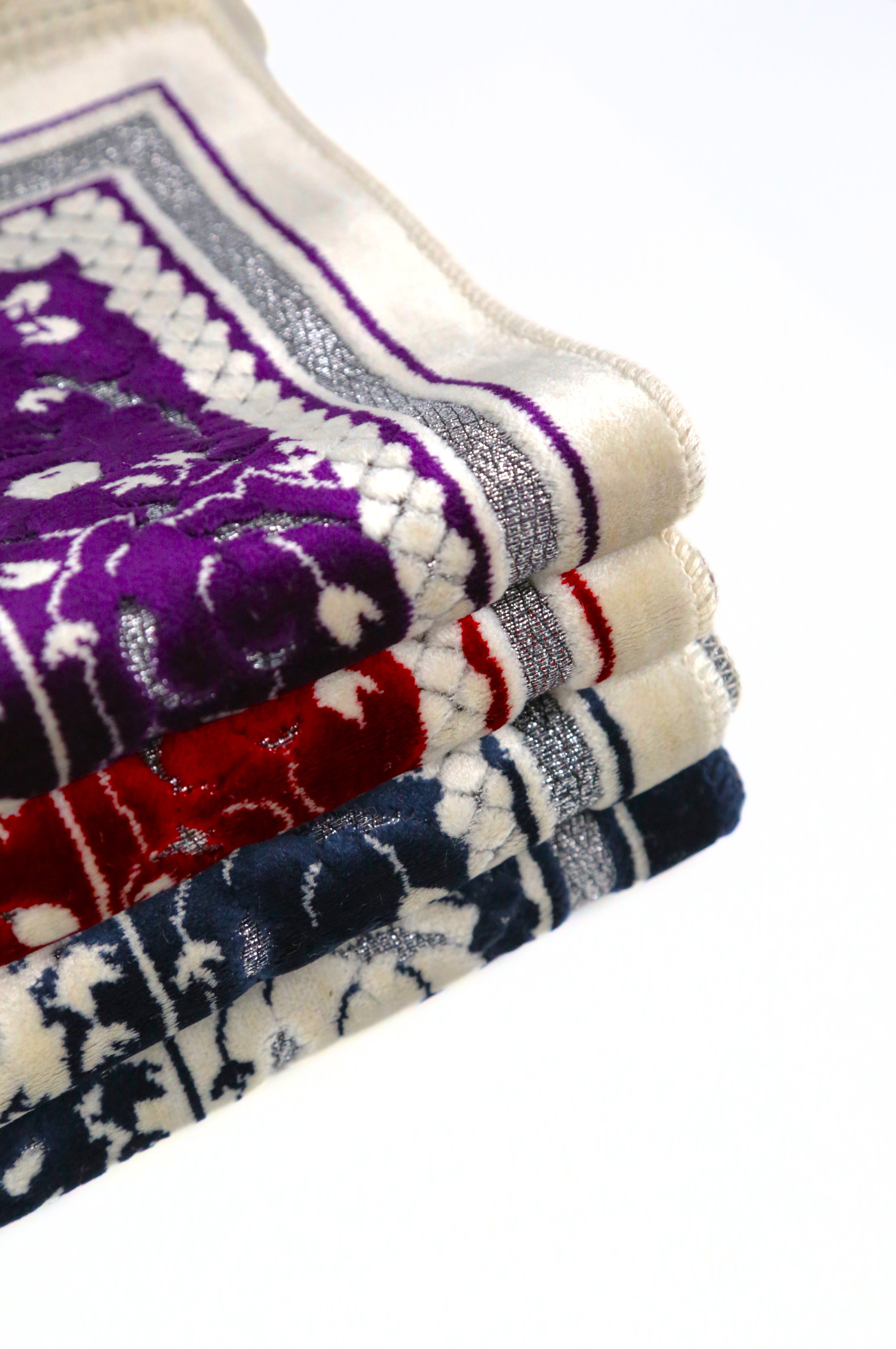 Tapis de prière de luxe Mecca – élément essentiel à la pratique religieuse