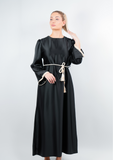 Abaya satinée style caftan avec ceinture