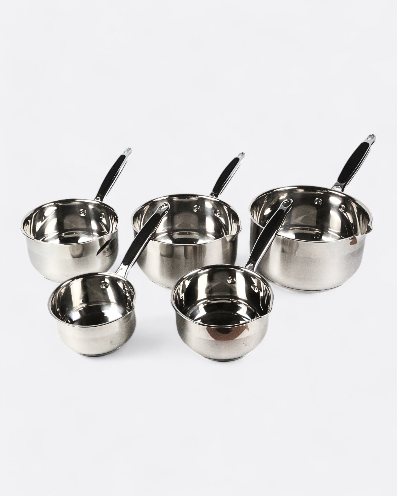 Set de 5 casseroles en inox – produit proposé sur Souk Dubaï
