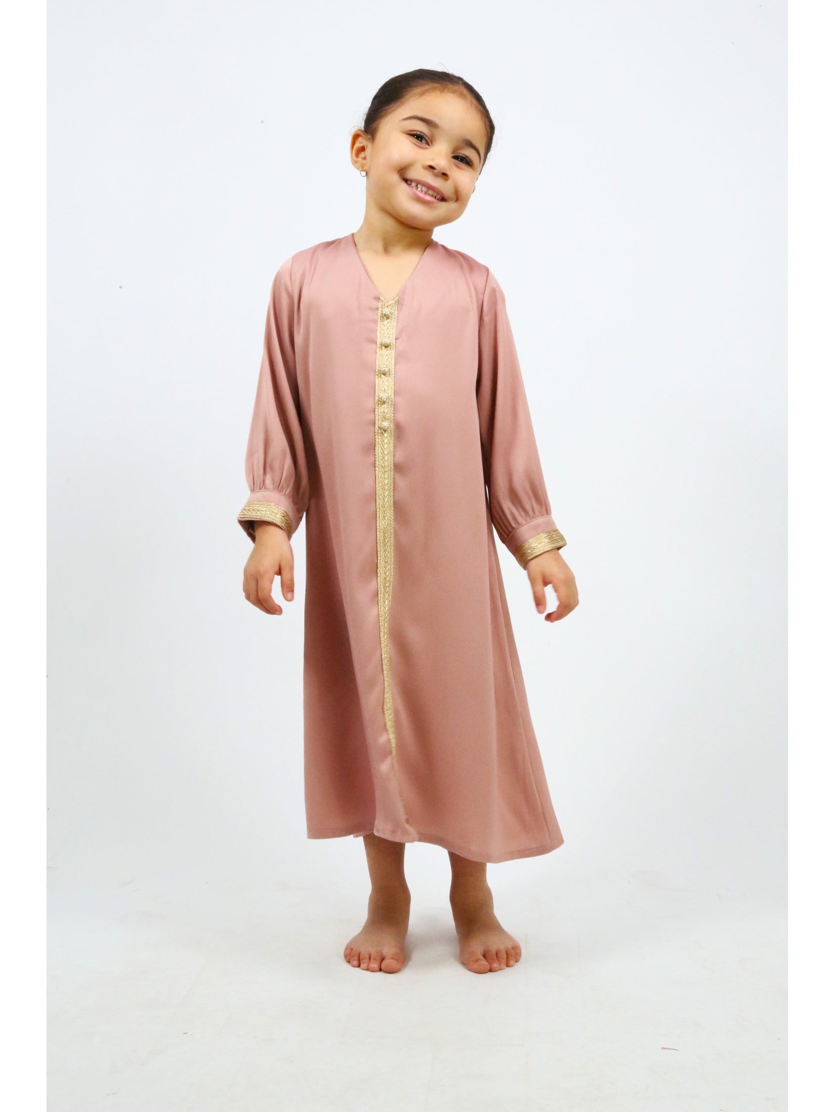 Robe enfant style caftan simple – habit moderne respectant les codes de la pudeur
