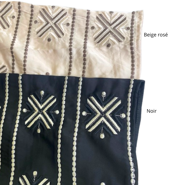 Robe longue satinée manche ornées