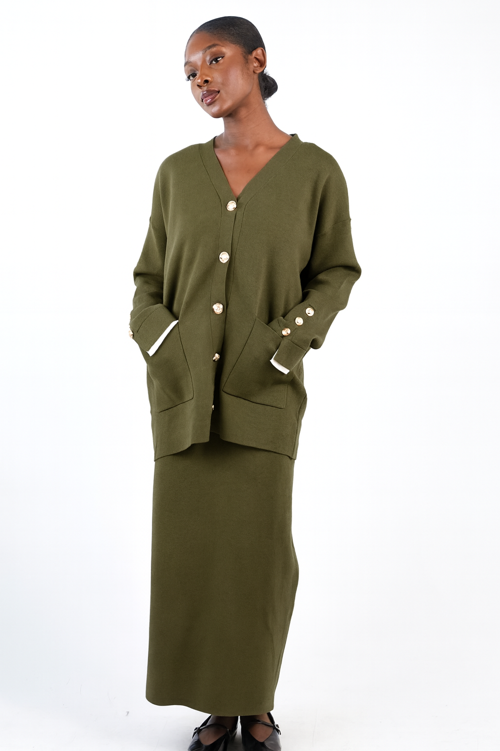 Ensemble gilet boutonné et jupe longue