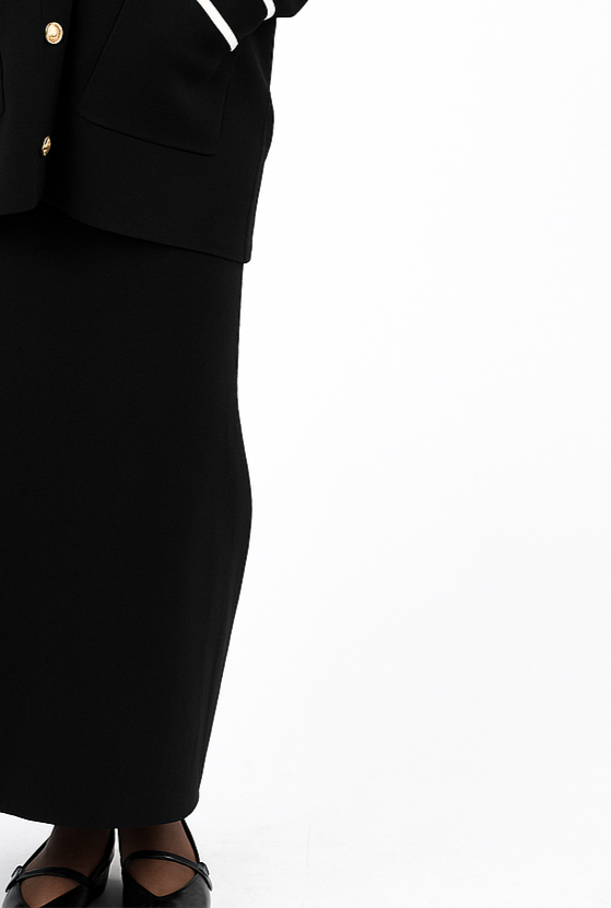 Ensemble gilet boutonné et jupe longue