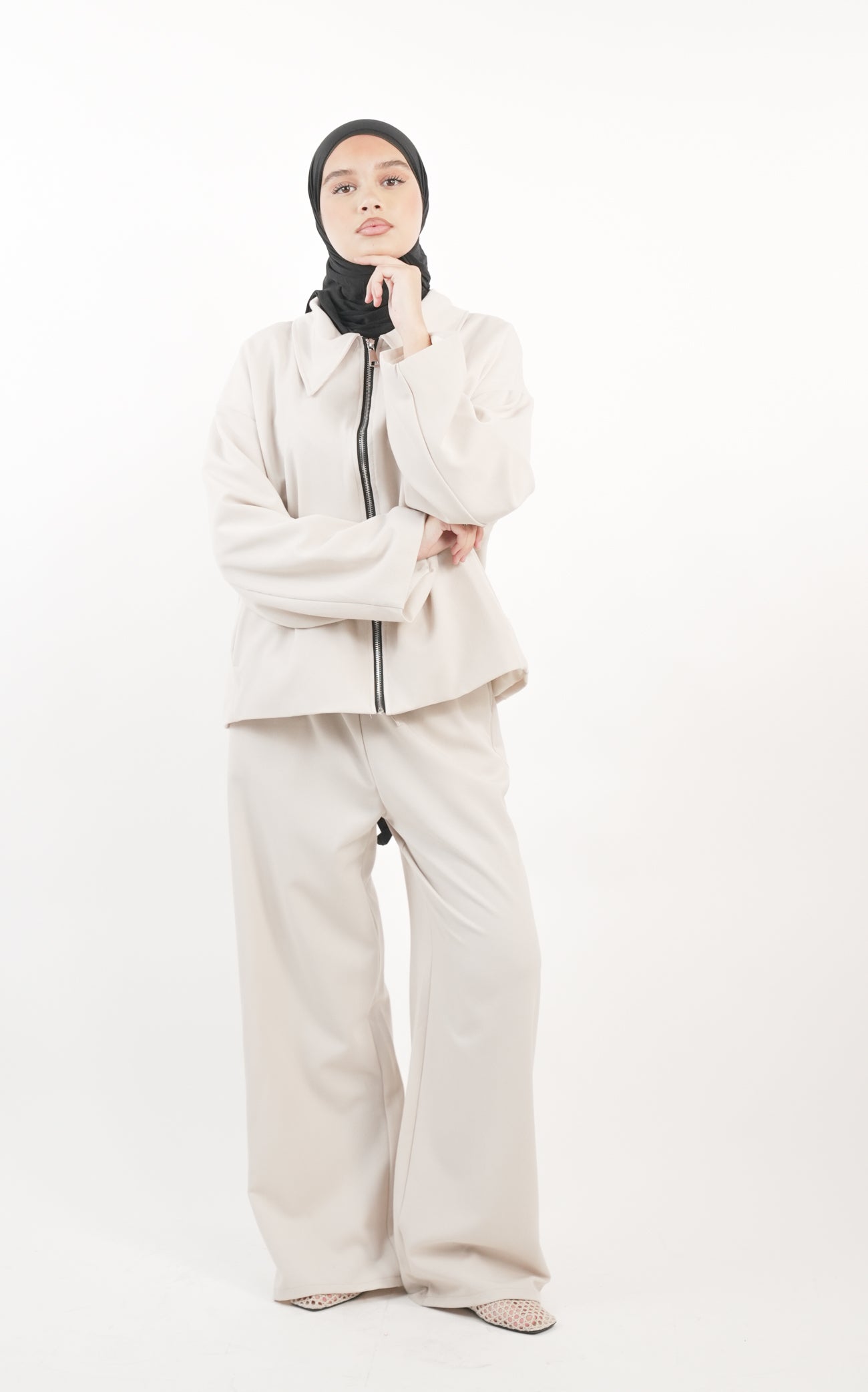 Ensemble pantalon droit et veste zippée