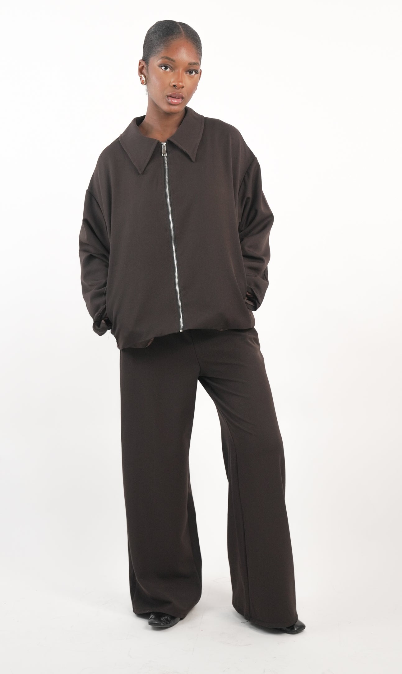 Ensemble pantalon droit et veste zippée