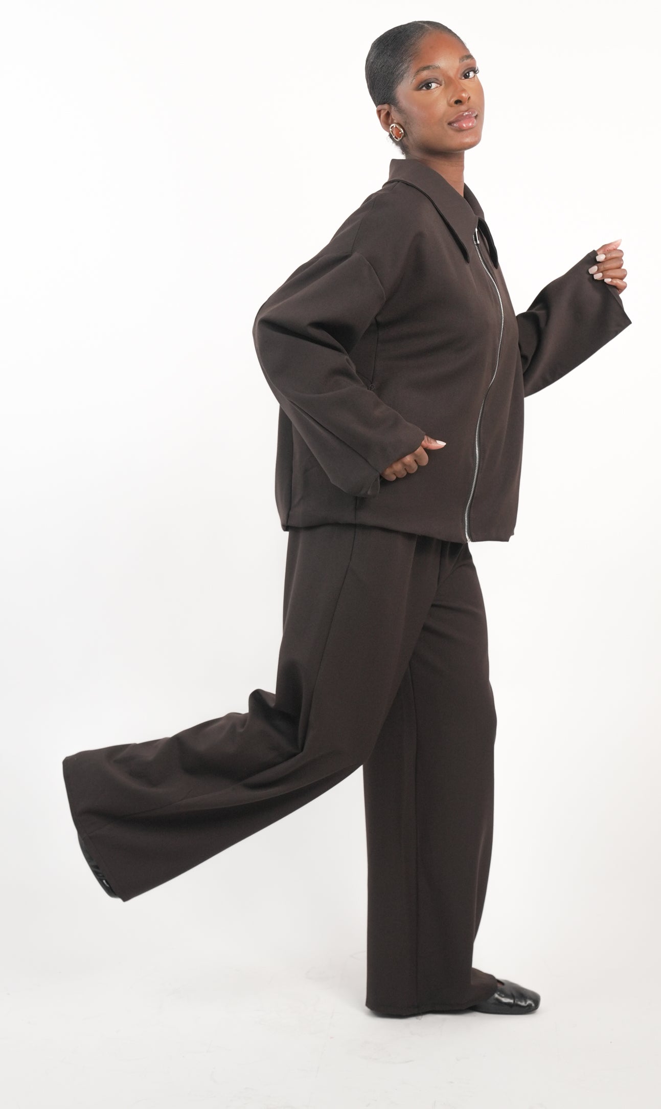 Ensemble pantalon droit et veste zippée