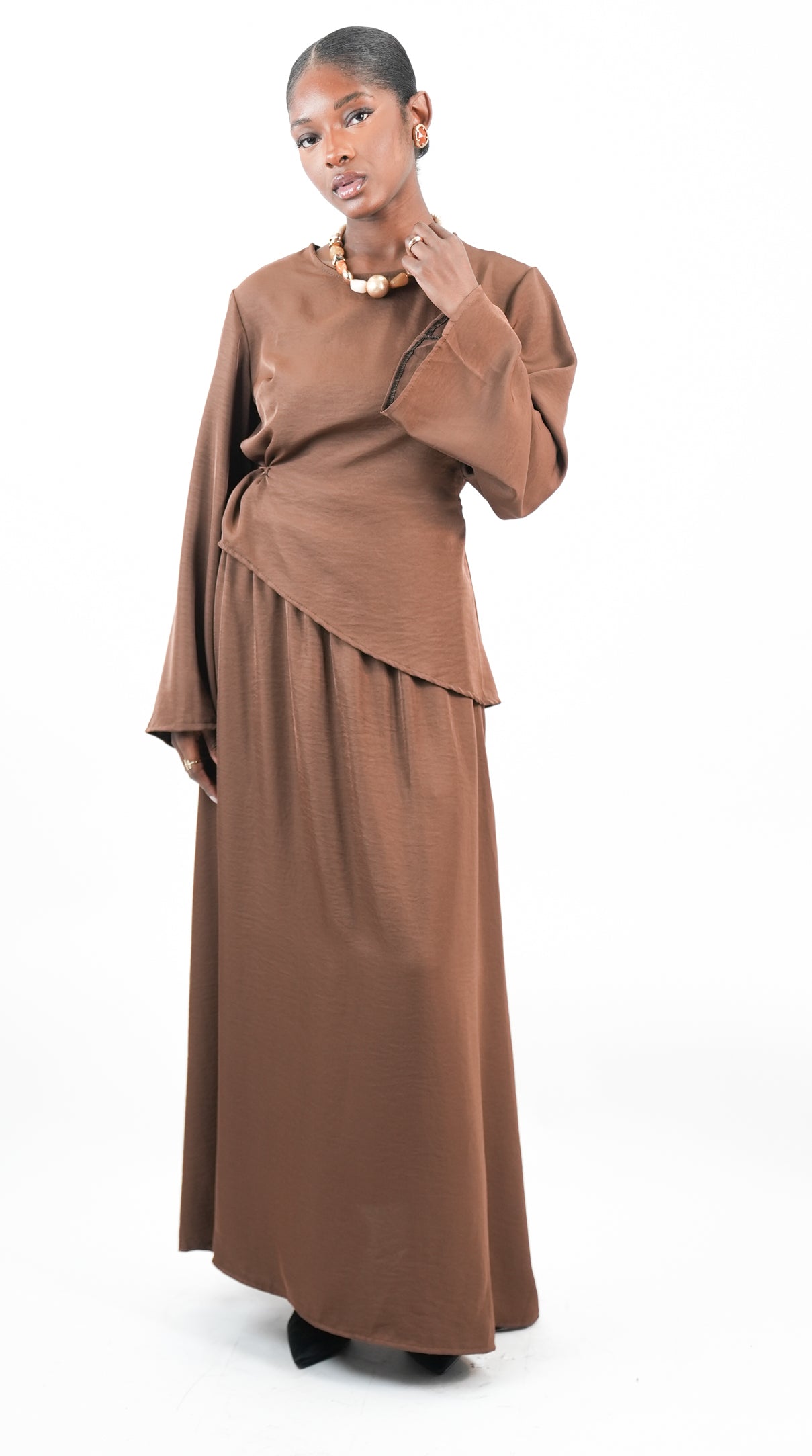 Ensemble jupe et haut asymétrique avec fils à nouer