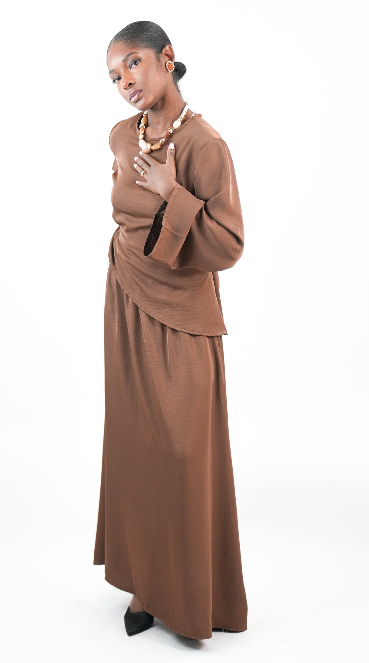 Ensemble jupe et haut asymétrique avec fils à nouer