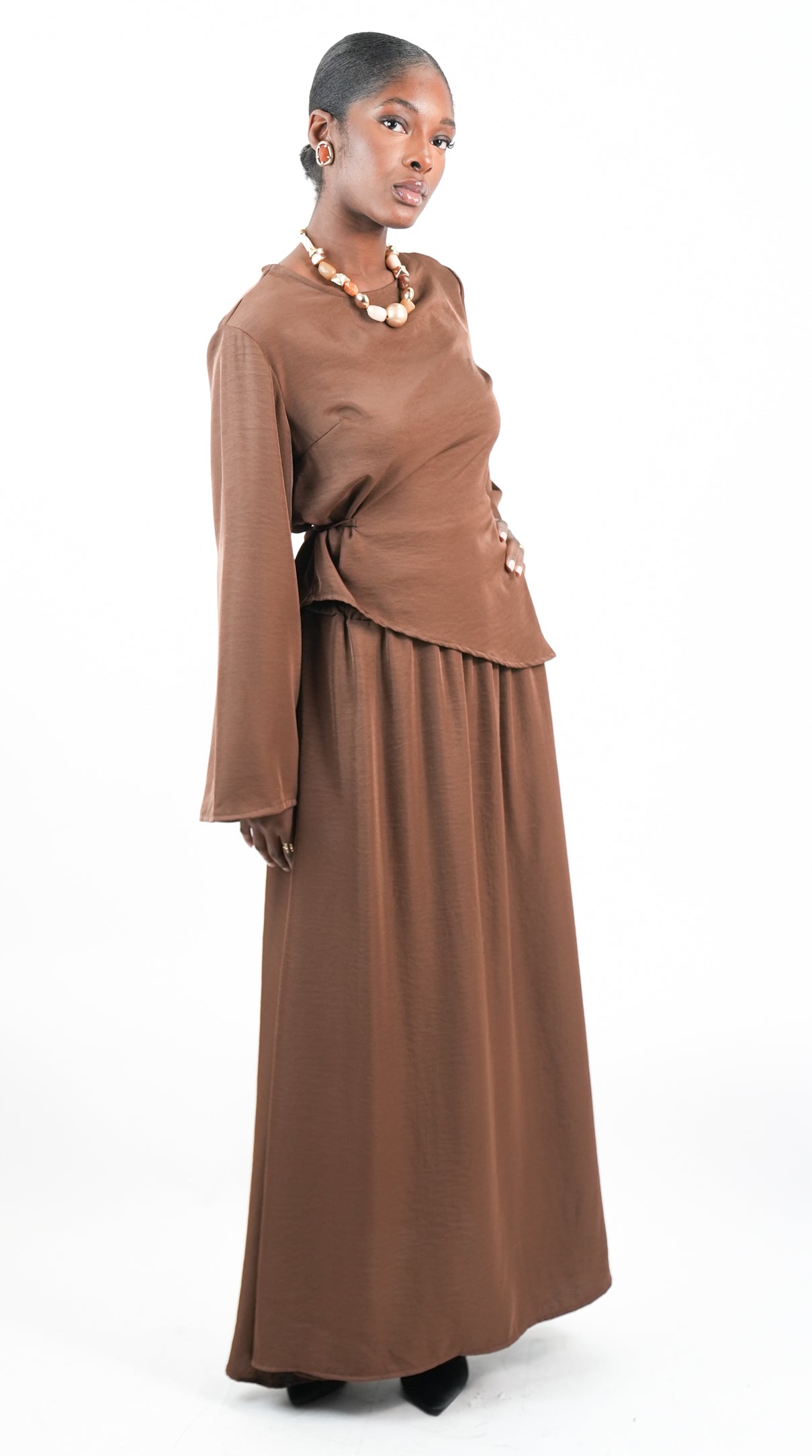 Ensemble jupe et haut asymétrique avec fils à nouer