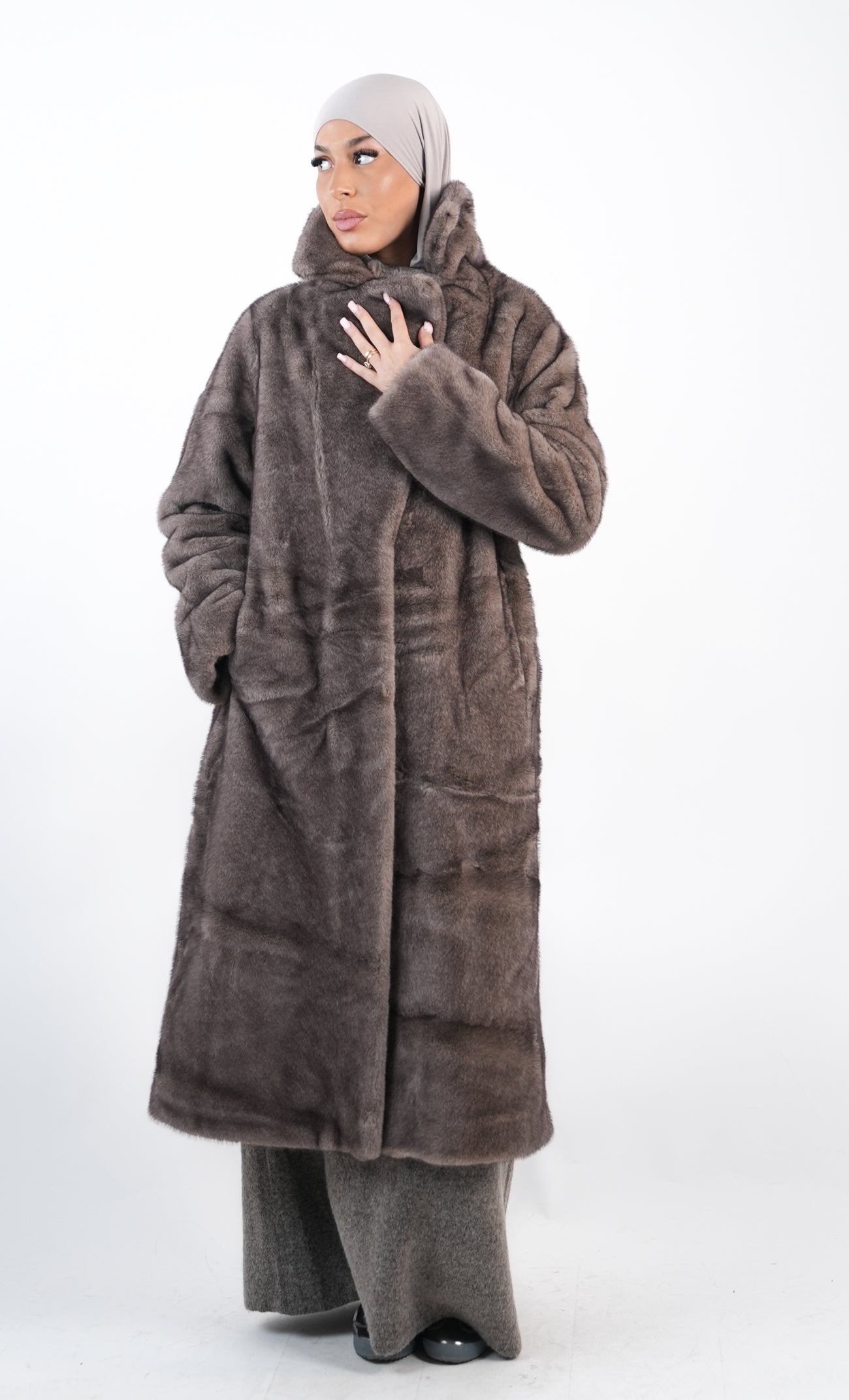 Manteau long fausse fourrure