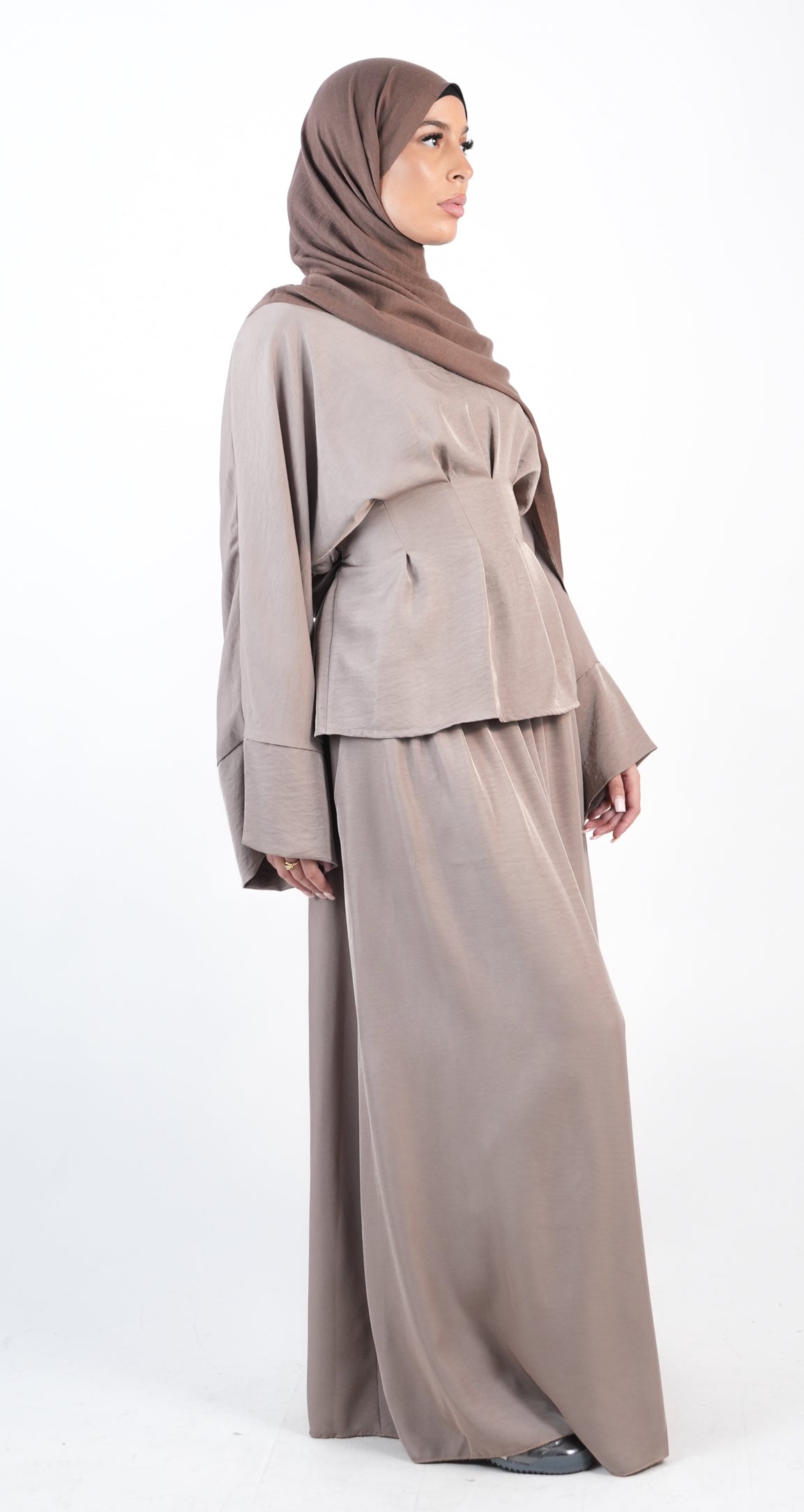 Ensemble femme jupe et haut cintré avec liens à nouer