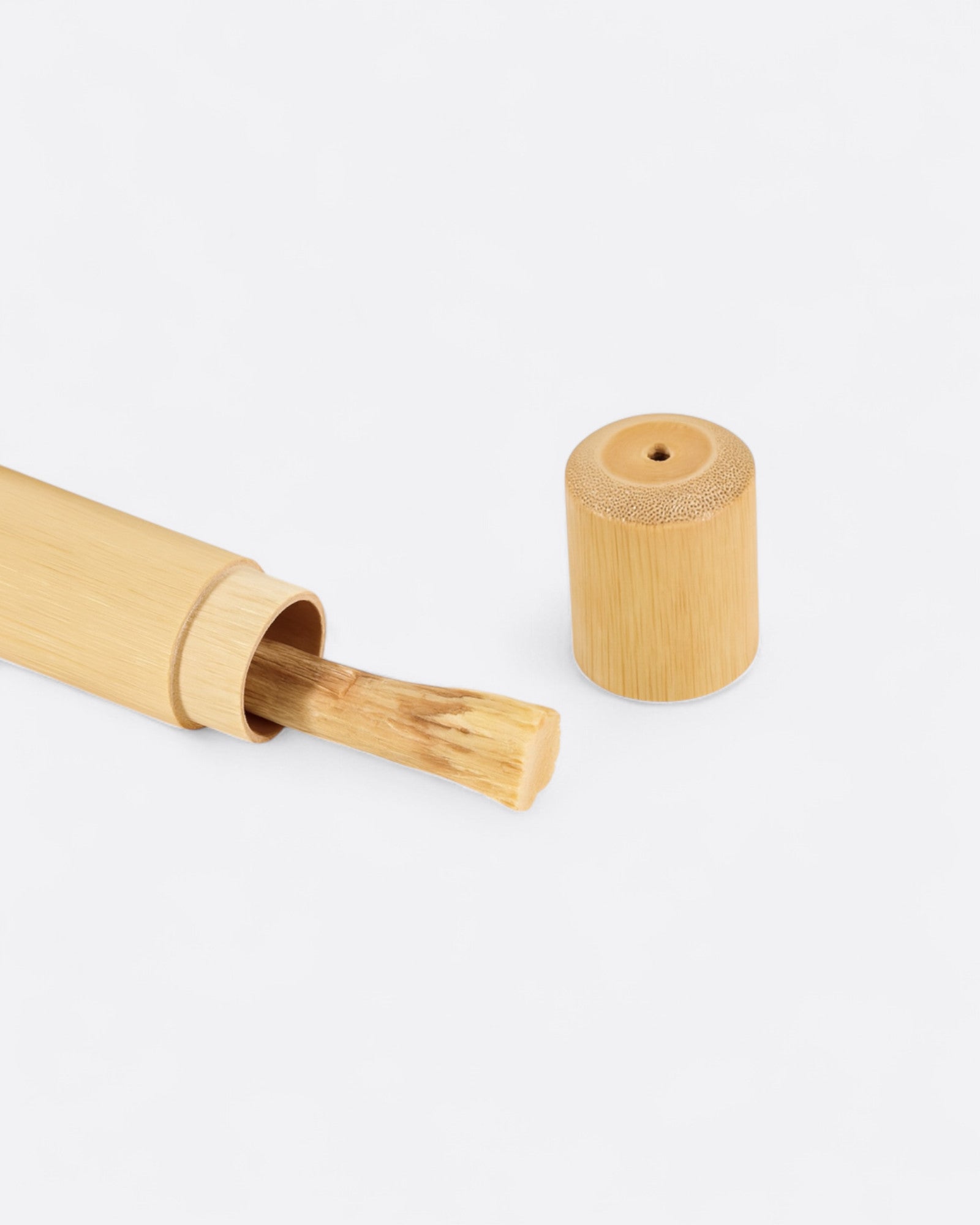 Etui pour siwak en bambou