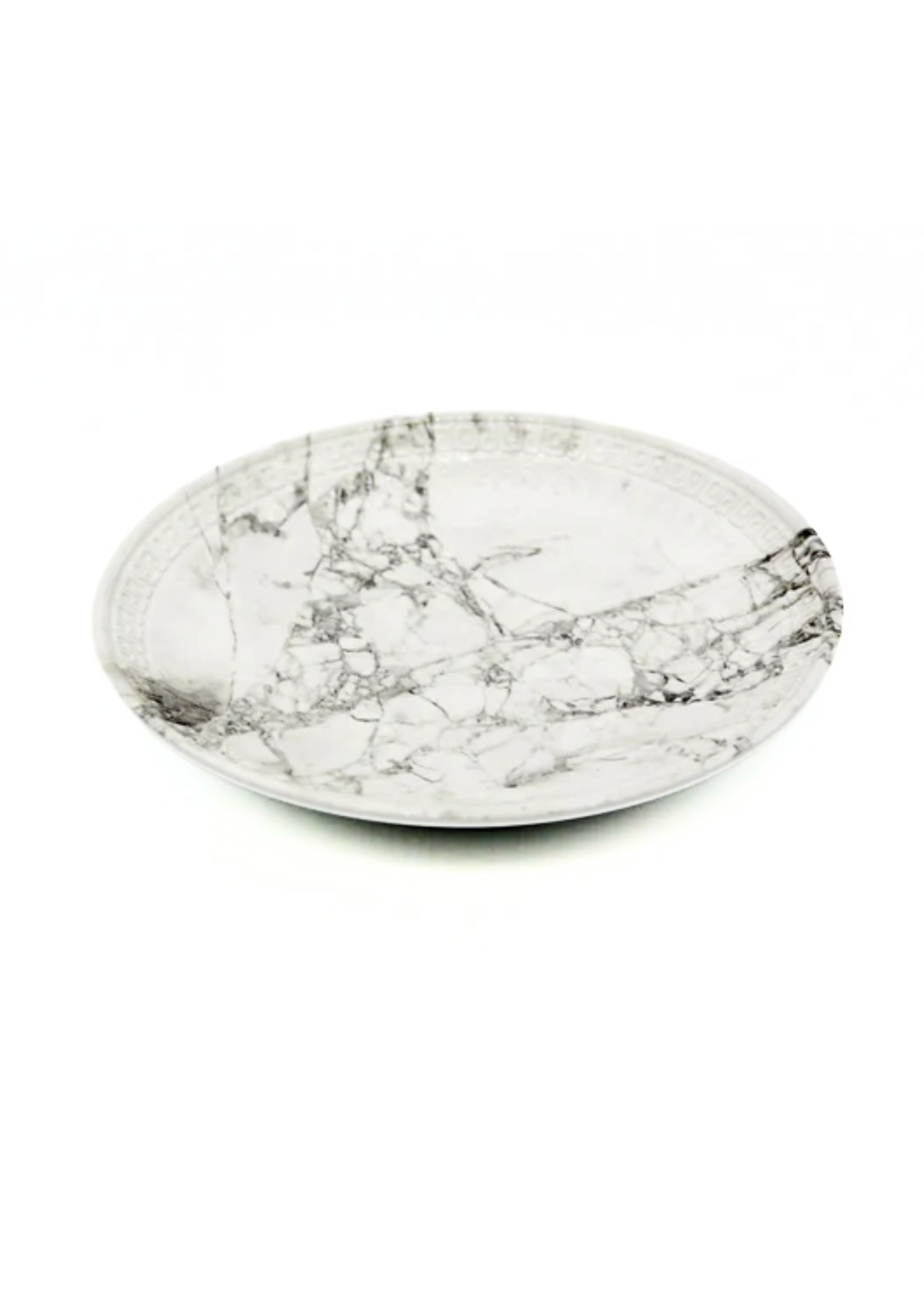 Assiettes rondes en plastique effet marbre avec motif en relief – produit proposé sur Souk Dubaï