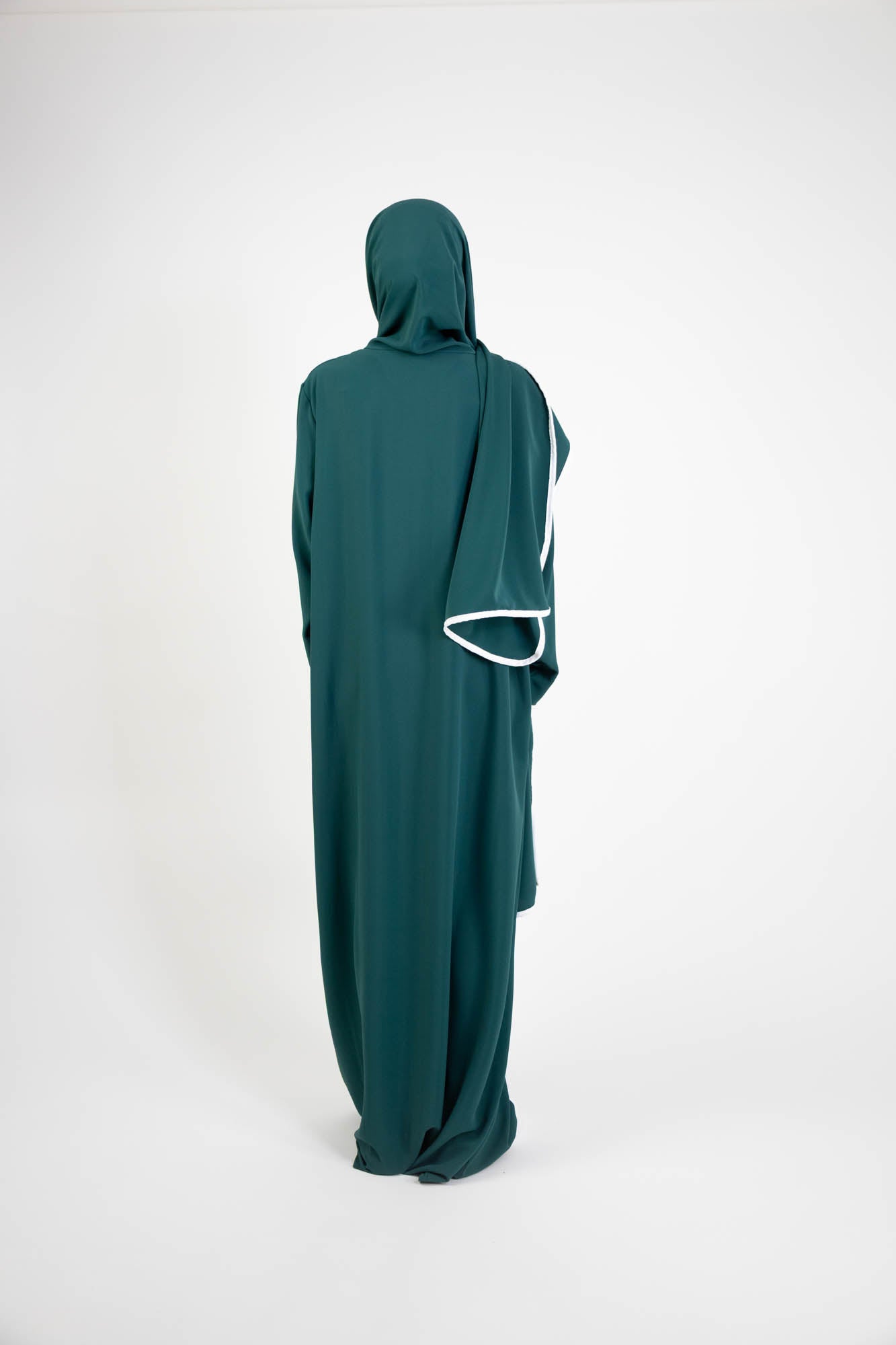 Robe de prière avec voile intégré et bordure blanche