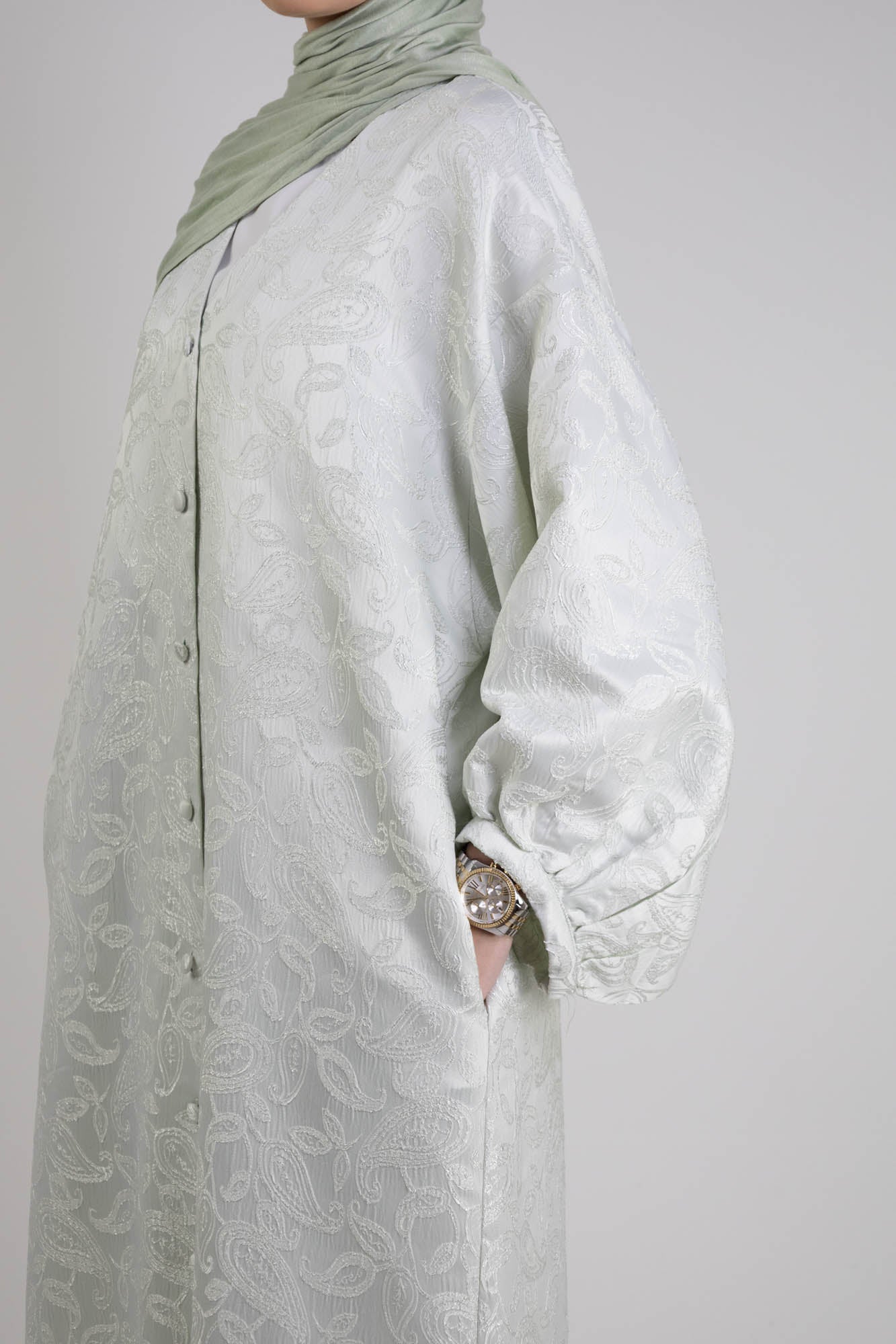 Robe ample brocard à bouton