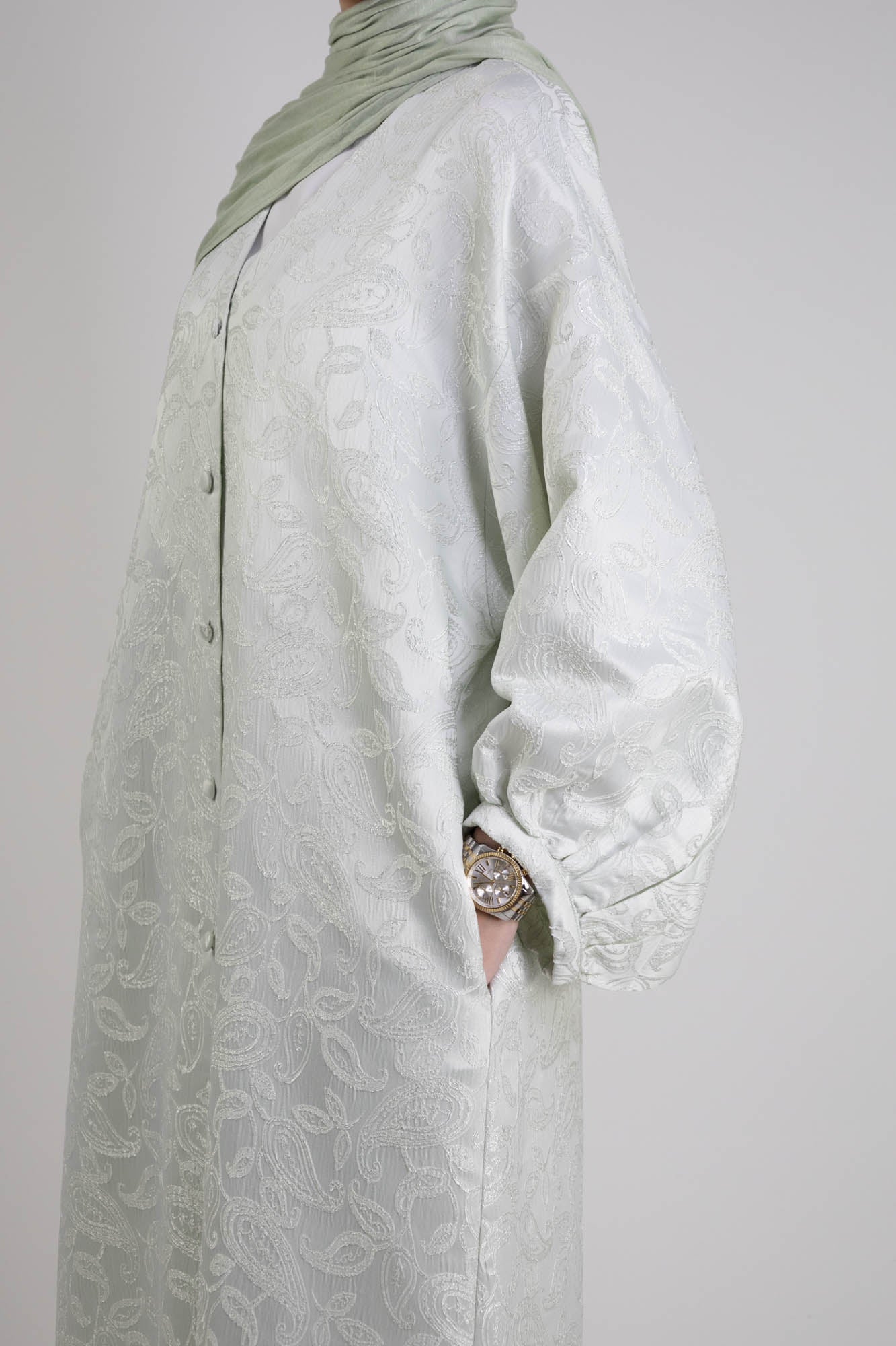 Robe ample brocard à bouton