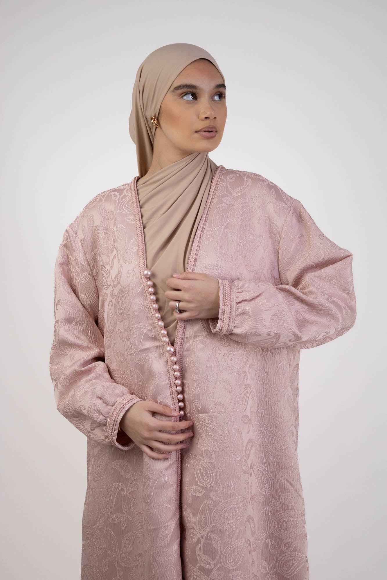 Robe ample brocard à bouton style oriental