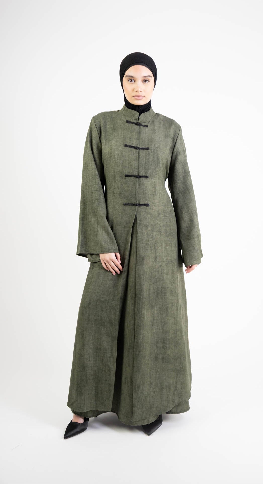 Conjunto para mujer: vestido sin mangas y kimono largo abotonado