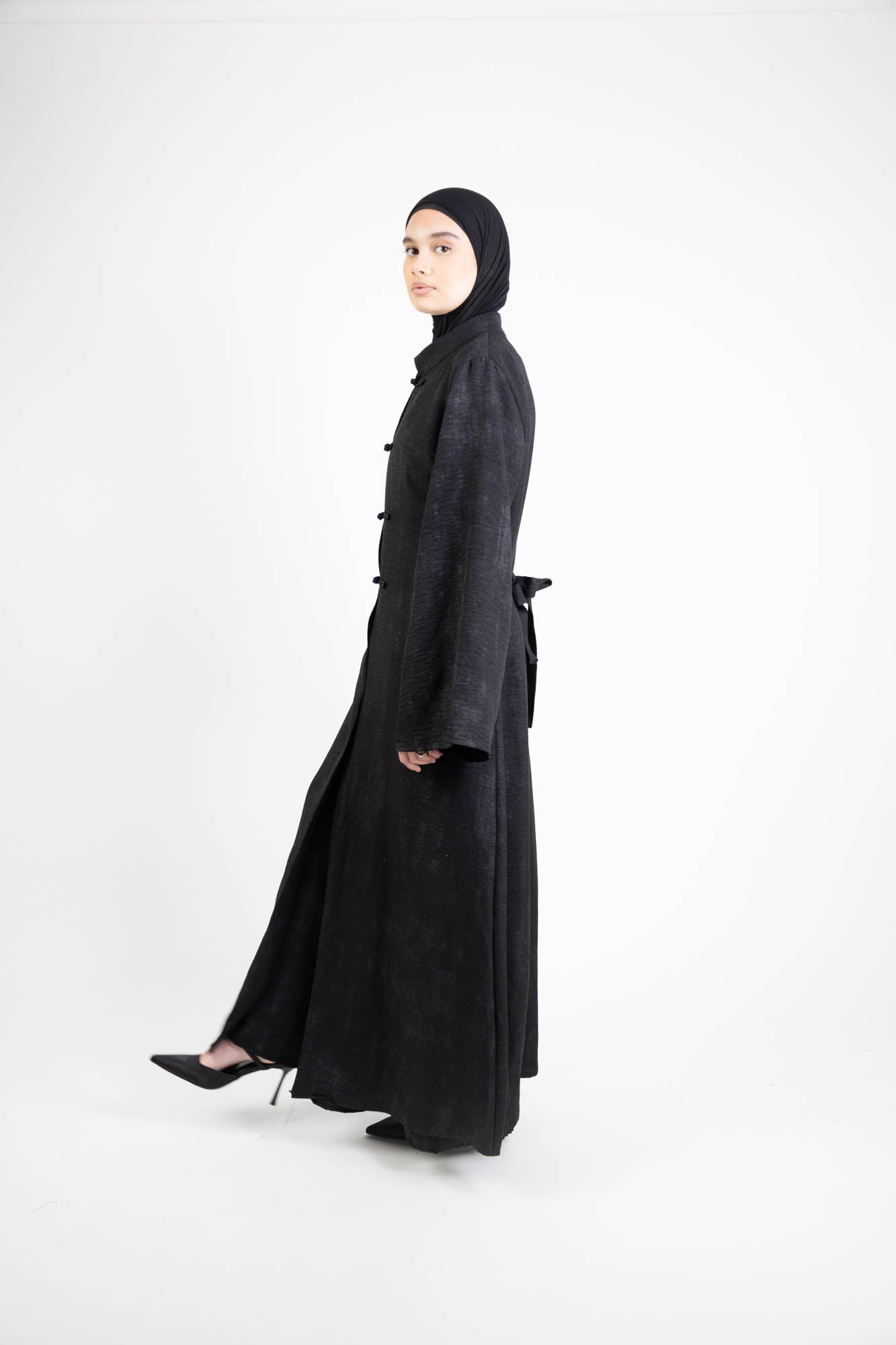 Conjunto para mujer: vestido sin mangas y kimono largo abotonado