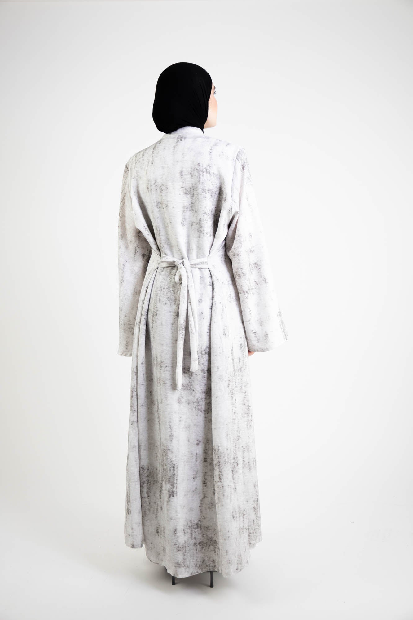 Conjunto para mujer: vestido sin mangas y kimono largo abotonado