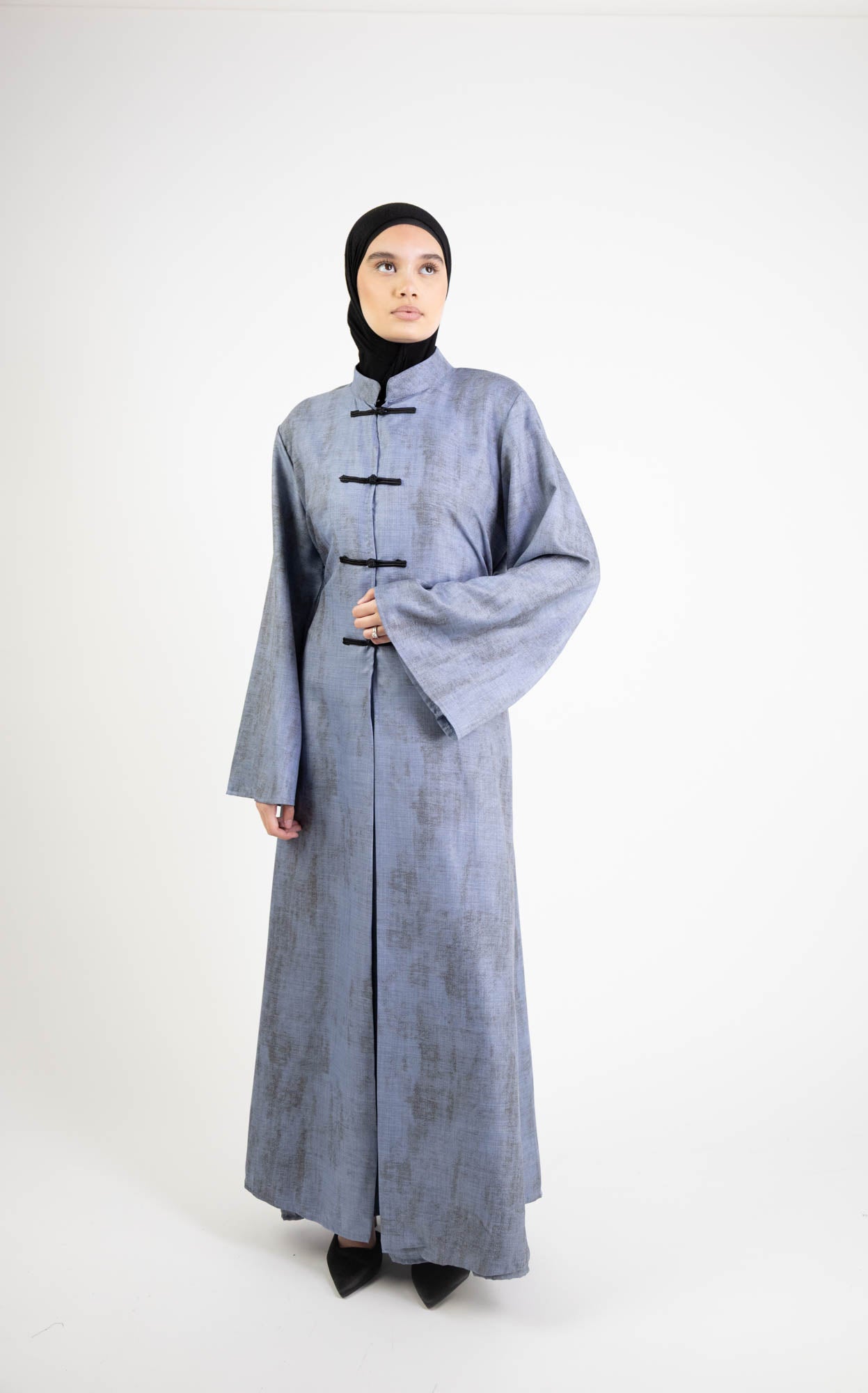 Conjunto para mujer: vestido sin mangas y kimono largo abotonado