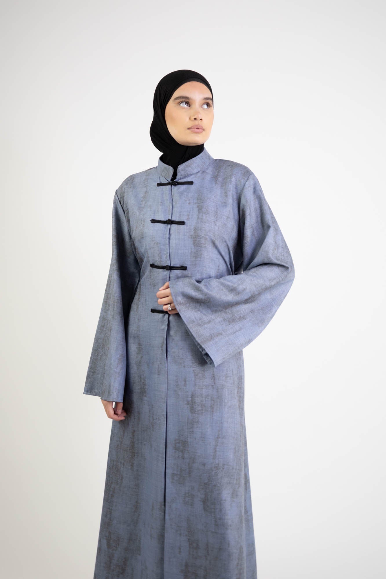 Conjunto para mujer: vestido sin mangas y kimono largo abotonado