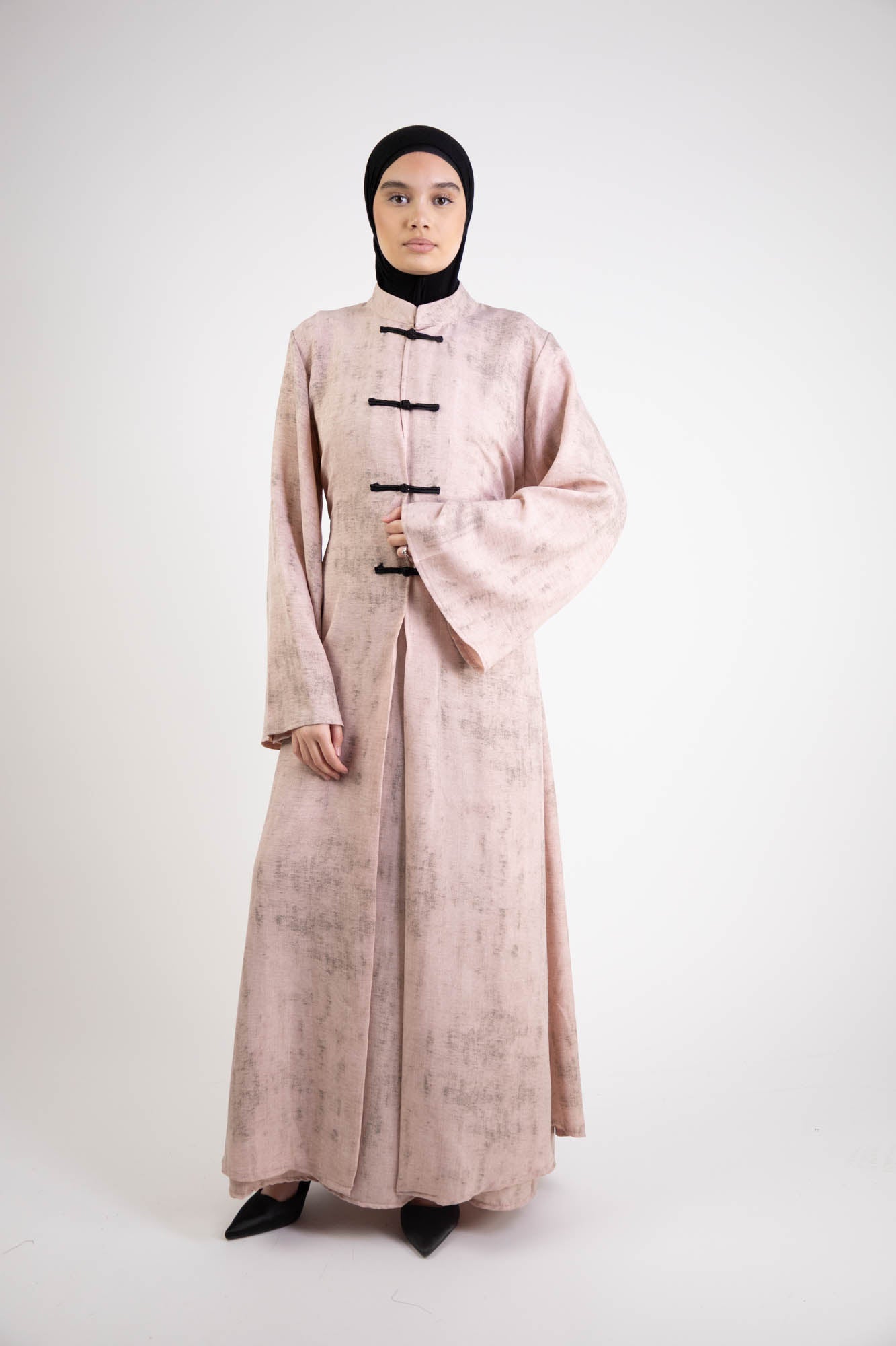 Conjunto para mujer: vestido sin mangas y kimono largo abotonado