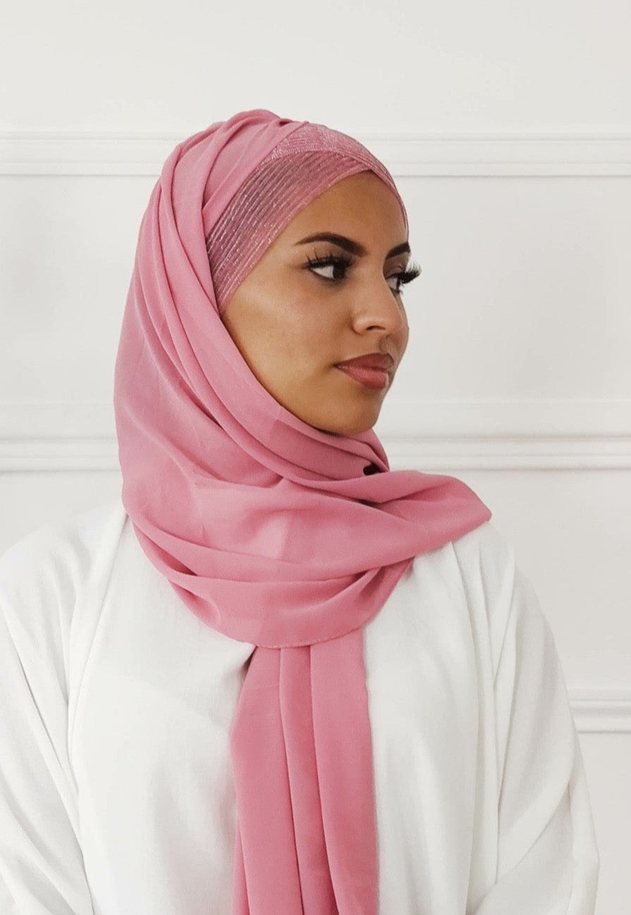 Hijab mousseline avec bonnet bandes brillantes à nouer – coupe fluide et matière agréable à porter