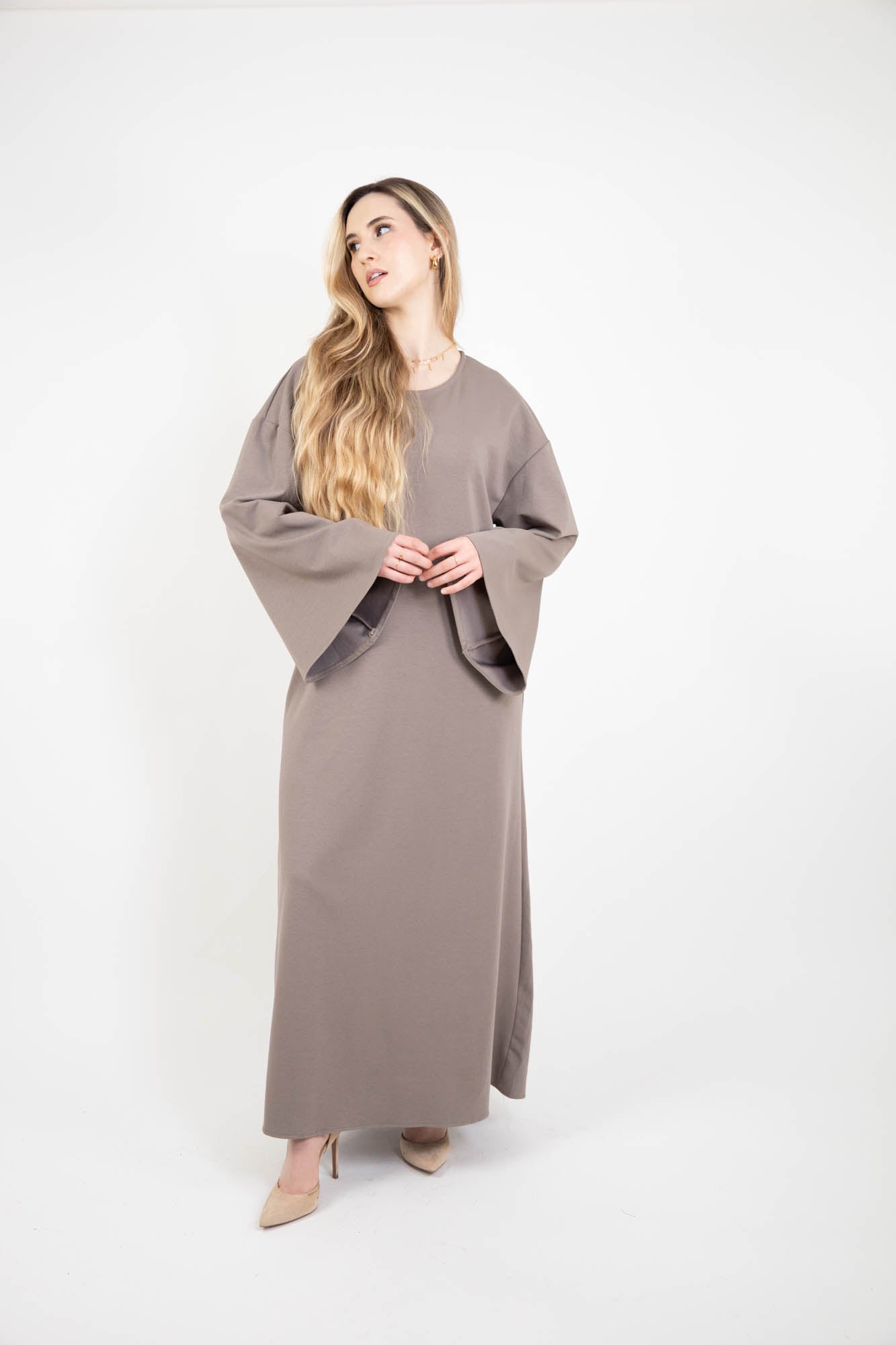 Robe longue droite manche évasée