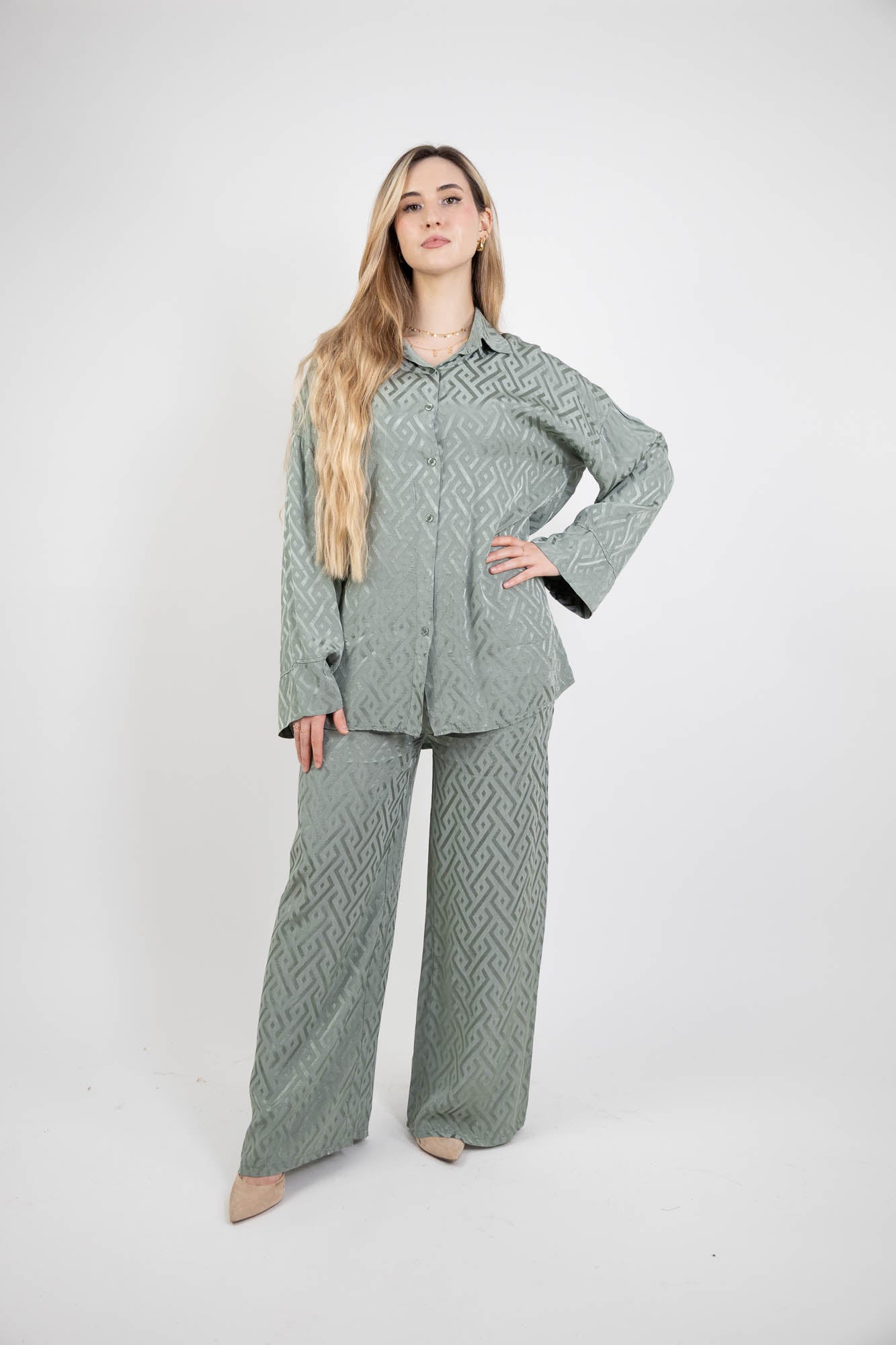 Ensemble Femme Oversize – Chemise & Pantalon satiné
