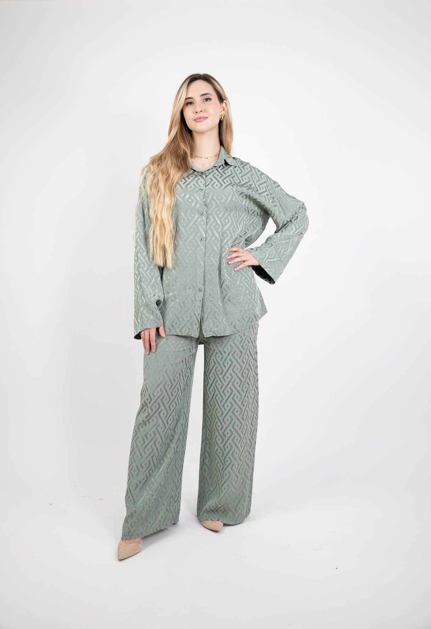 Ensemble Femme Oversize – Chemise & Pantalon satiné