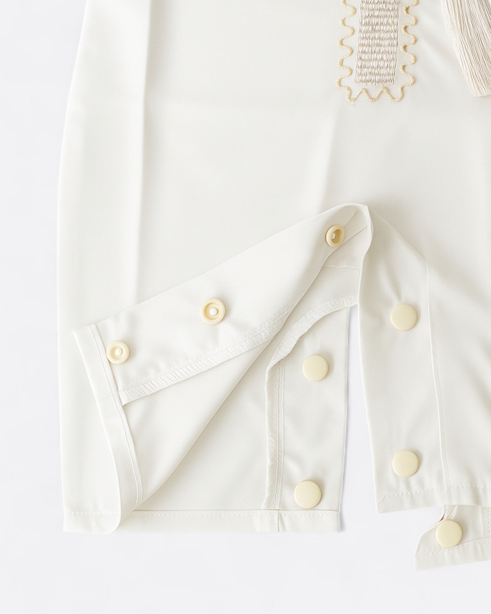 Grenouillère bébé - Qamis à motifs et tresse