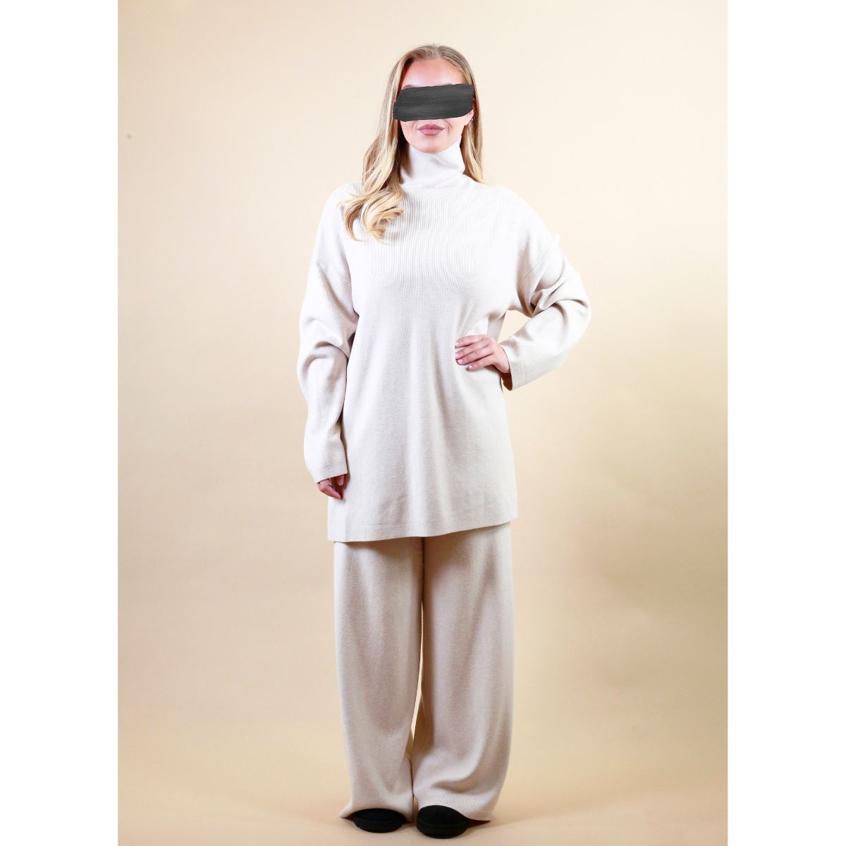 Ensemble pantalon col roulé Marina – produit proposé sur Souk Dubaï