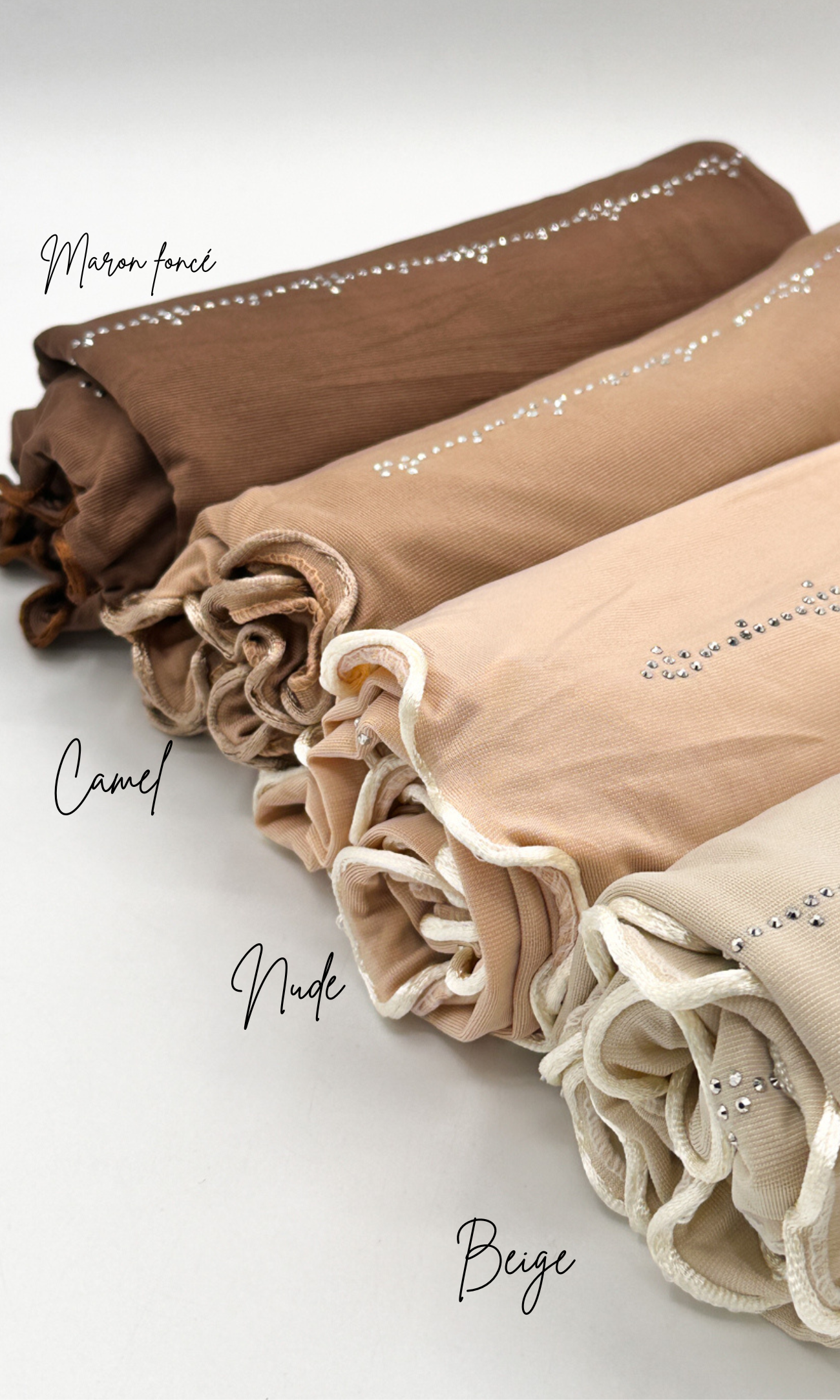 hijabs en jersey à strass effet bouclé coloris marron foncé, camel, nude et beige.